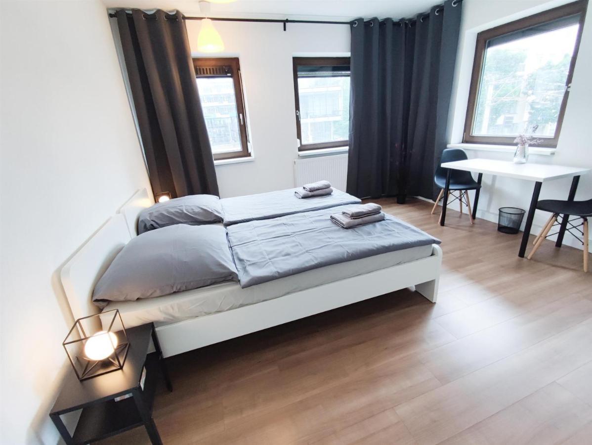 Ferienwohnung Stuttgart City 4ZW in bester City Lage am Berliner Platz für max. 6 Personen Exterior foto